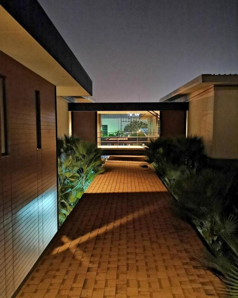Morino Hotel Si Racha Buitenkant foto