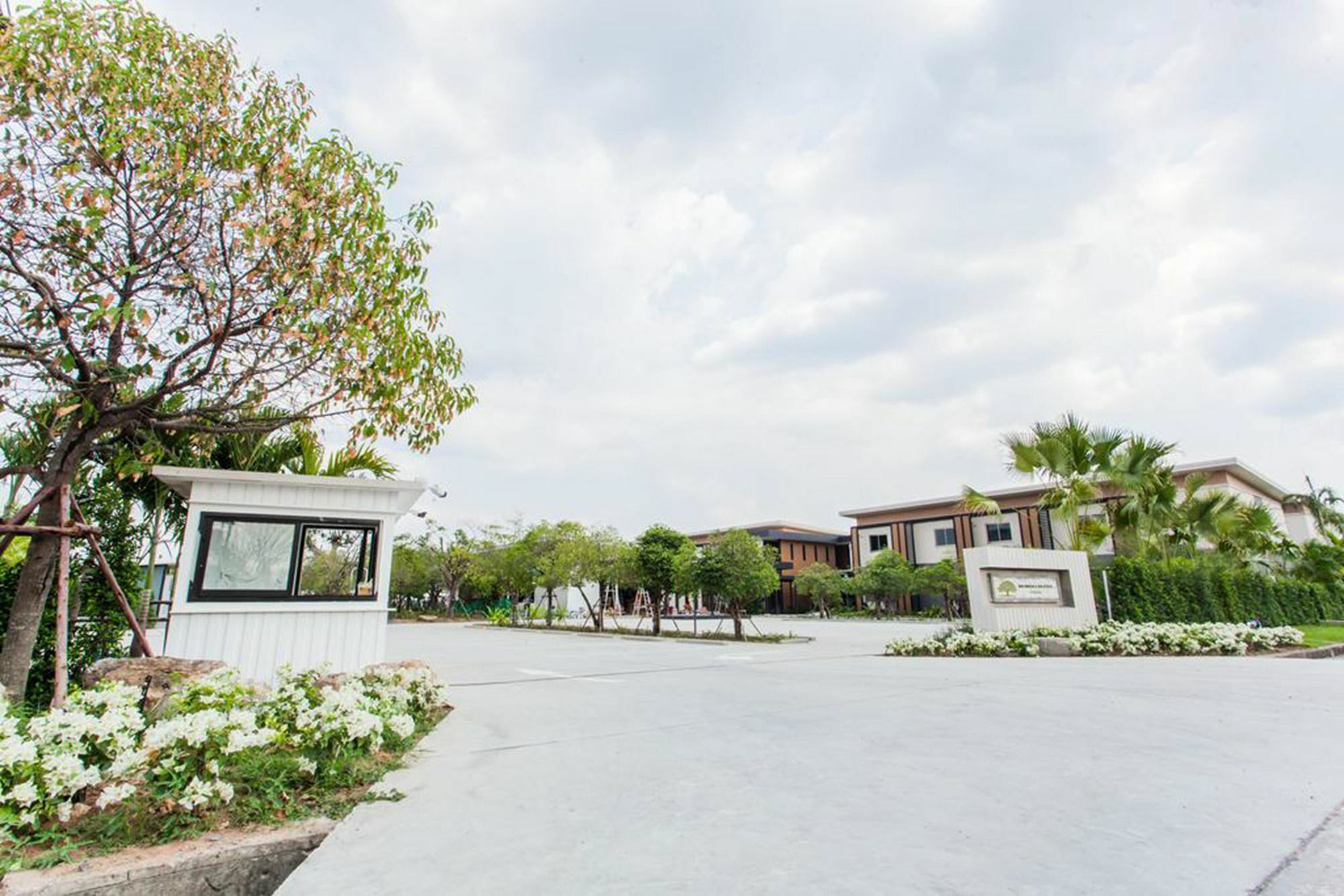 Morino Hotel Si Racha Buitenkant foto